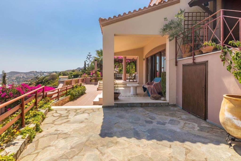 Modern Villas With Gardens And Stunning Views Лигарья Экстерьер фото